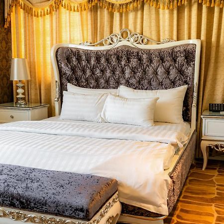 Hoang Trieu Hotel Хошимин Экстерьер фото