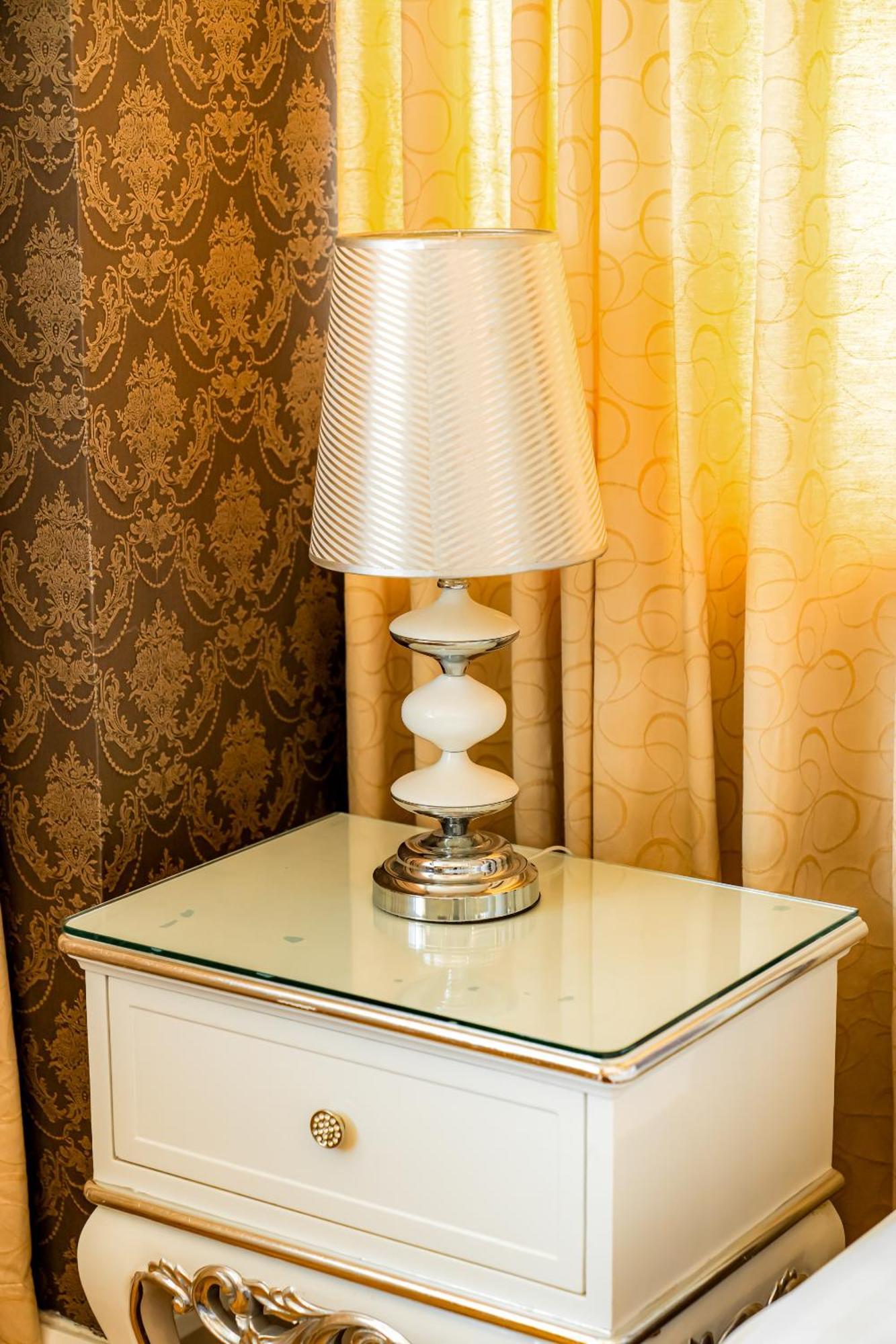 Hoang Trieu Hotel Хошимин Экстерьер фото