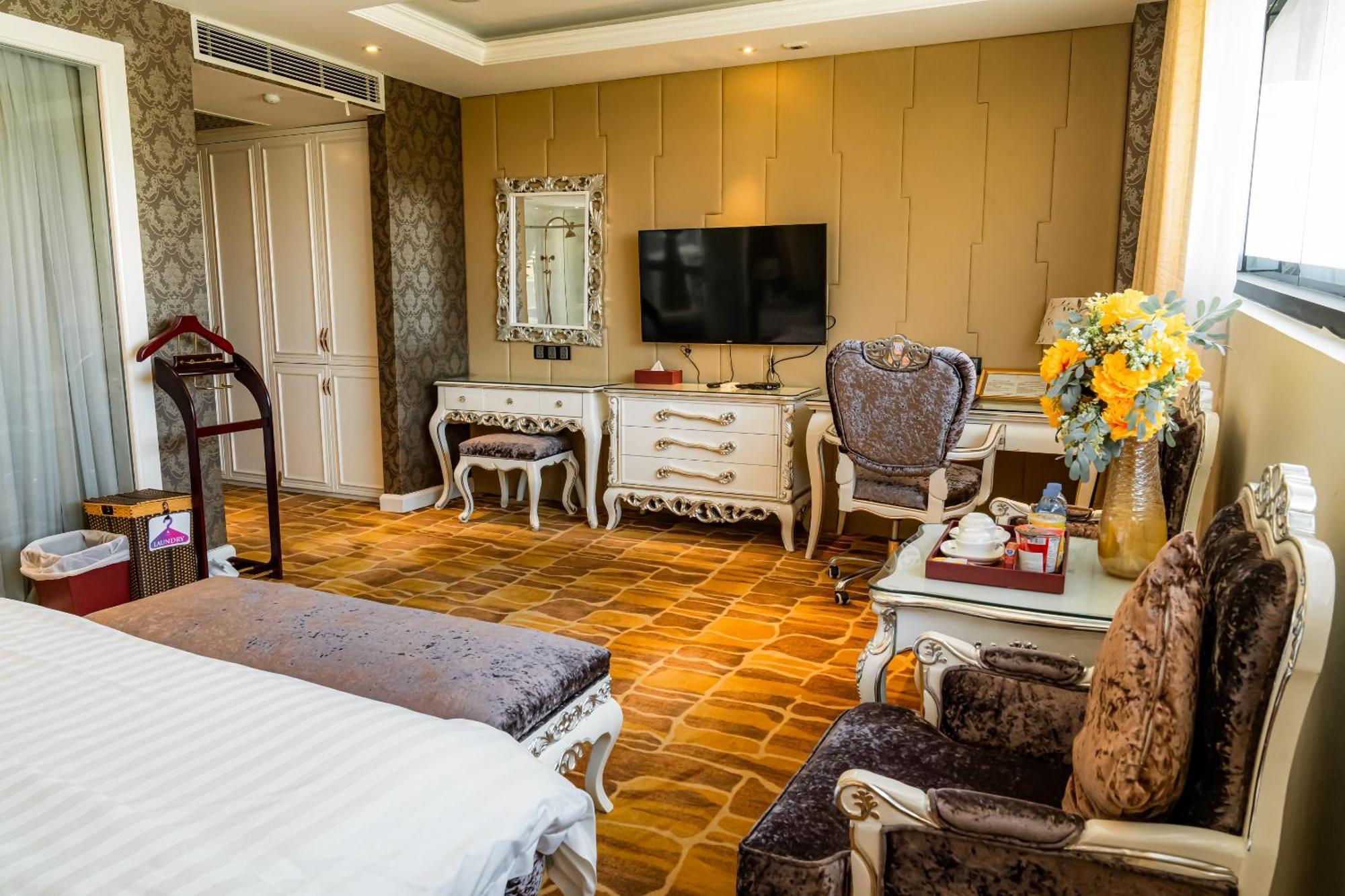 Hoang Trieu Hotel Хошимин Экстерьер фото