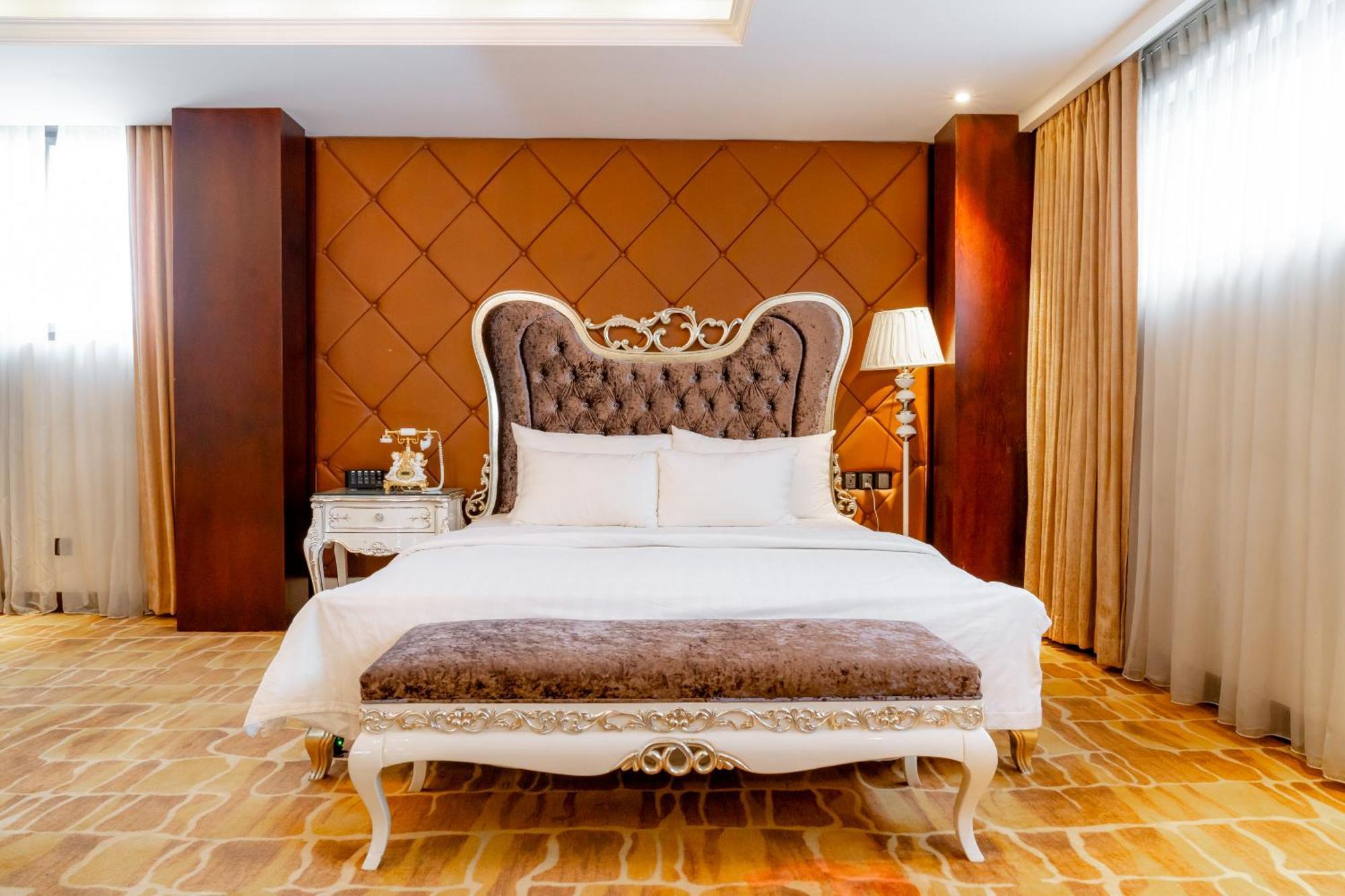 Hoang Trieu Hotel Хошимин Экстерьер фото