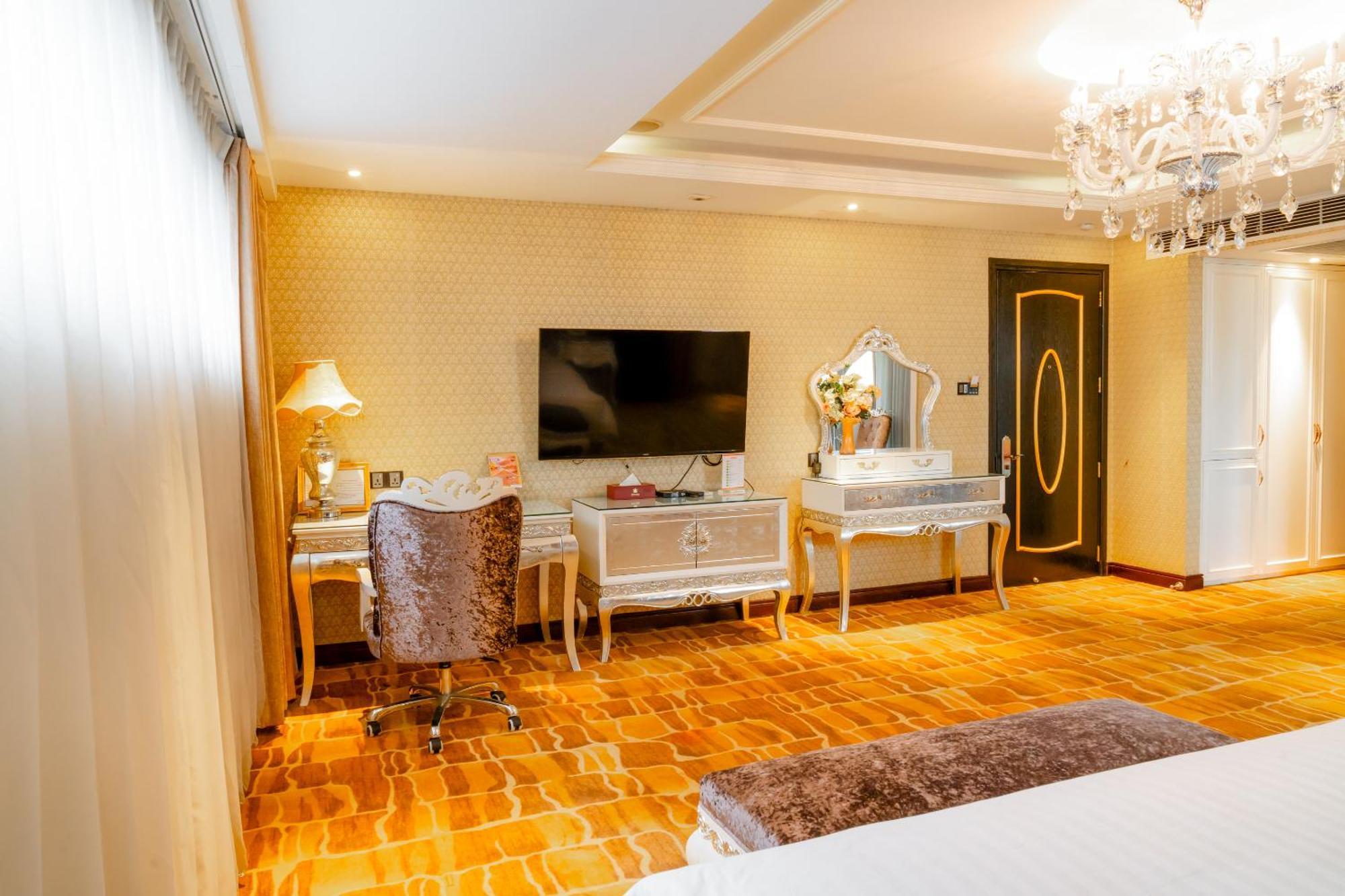 Hoang Trieu Hotel Хошимин Экстерьер фото