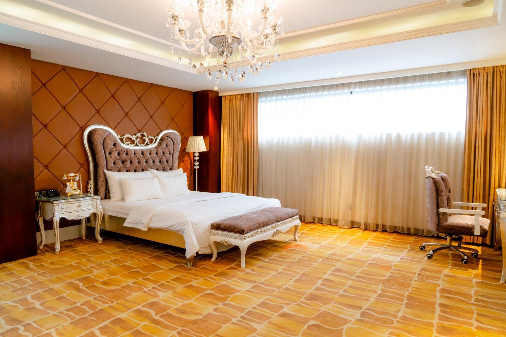 Hoang Trieu Hotel Хошимин Экстерьер фото